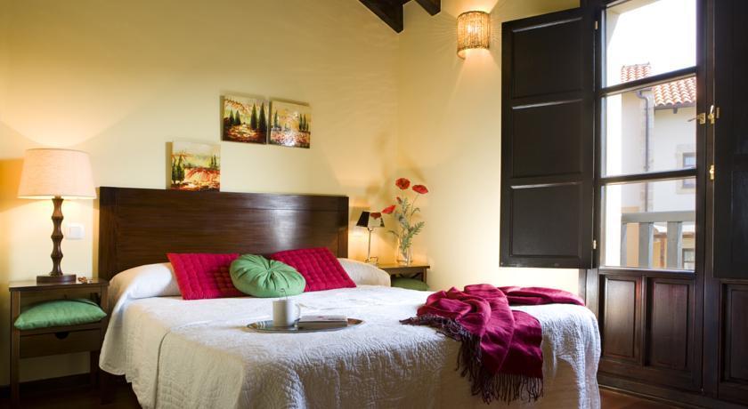 Apartamentos Santillana Del Mar Extérieur photo