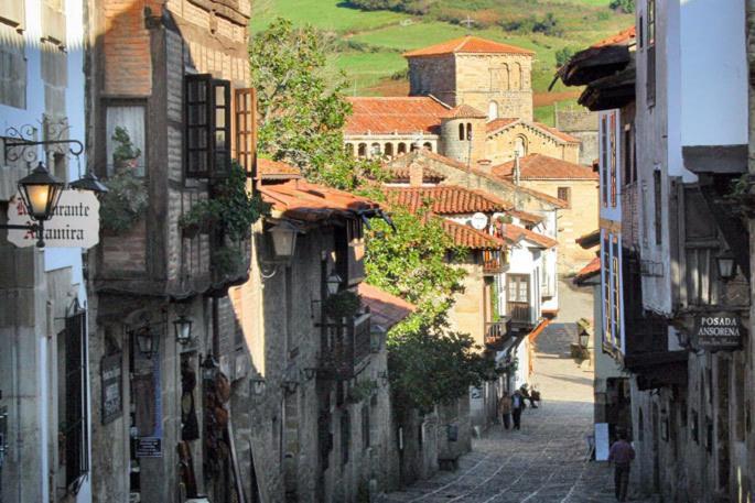 Apartamentos Santillana Del Mar Extérieur photo